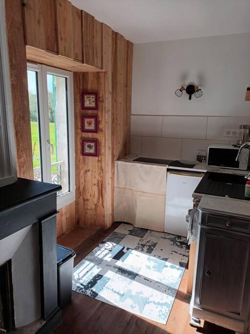 Charmant Studio Avec Jardin A La Campagne Sur Le Chemin De Saint Jacques De Compostelle Apartment โลว์แซร์ต ภายนอก รูปภาพ